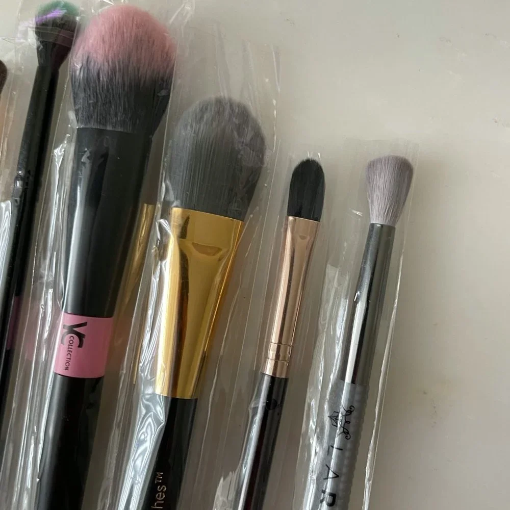 Assorted Makeup Brushes Bundle